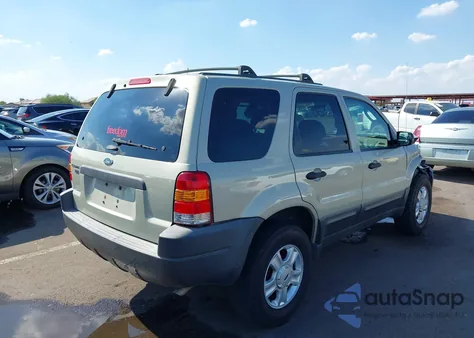 2004 Ford Escape Xlt z USA, uszkodzony, nr VIN 1FMYU93164KB42469